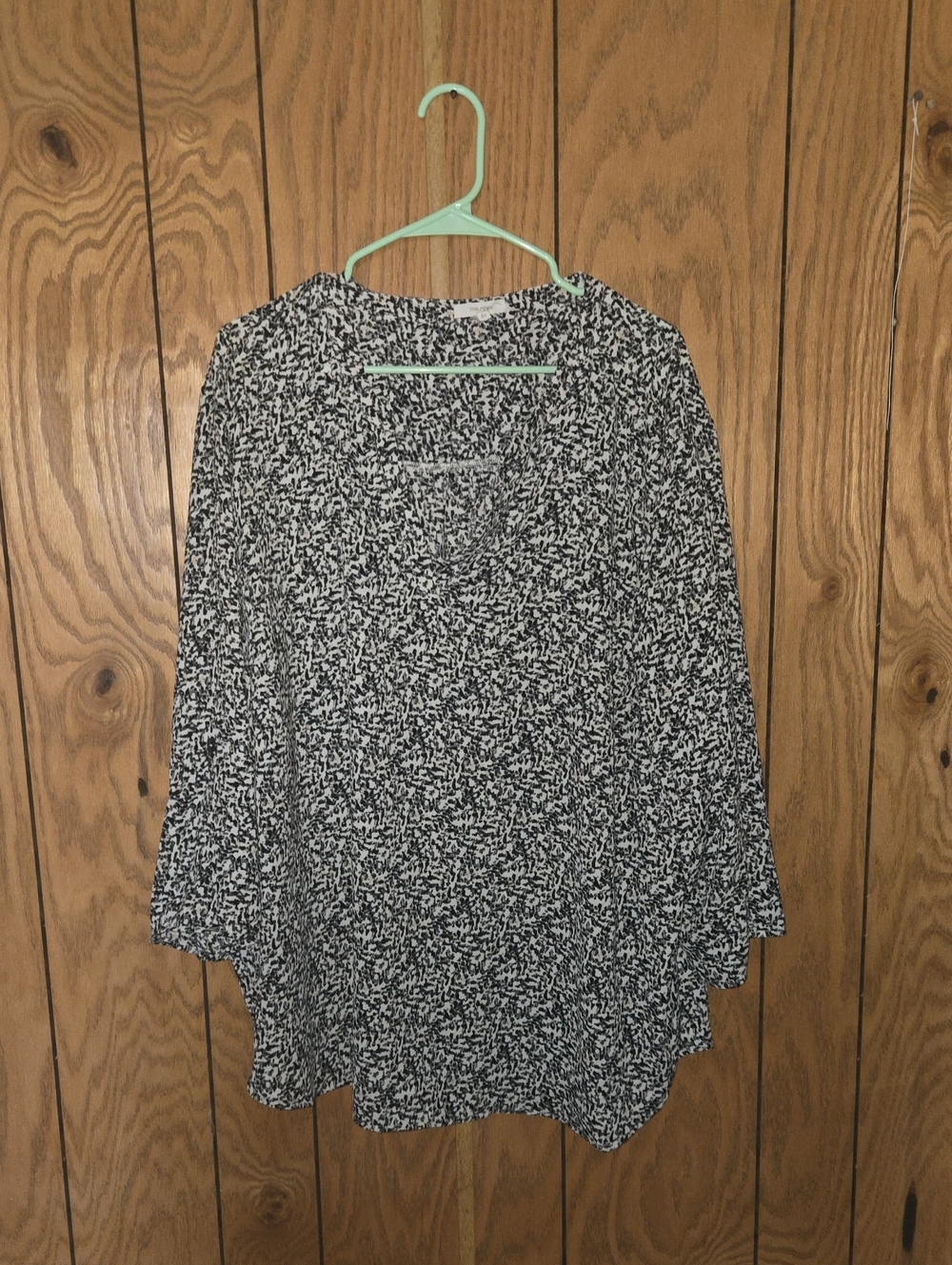 BOGO 🆓️ Black and White Patterned Women's Blouse